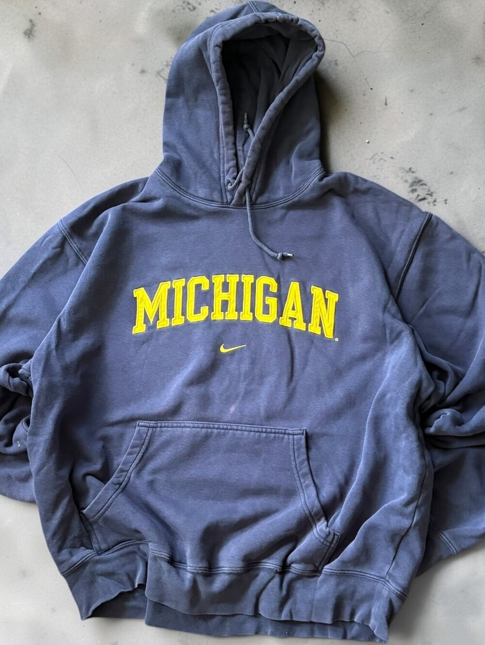 Vintage Y2K Michigan University Nike Hoodie Center Swoosh Size Large Wolverines